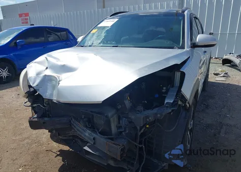 2017 Hyundai Tucson Value z USA, uszkodzony, nr VIN KM8J33A28HU566808